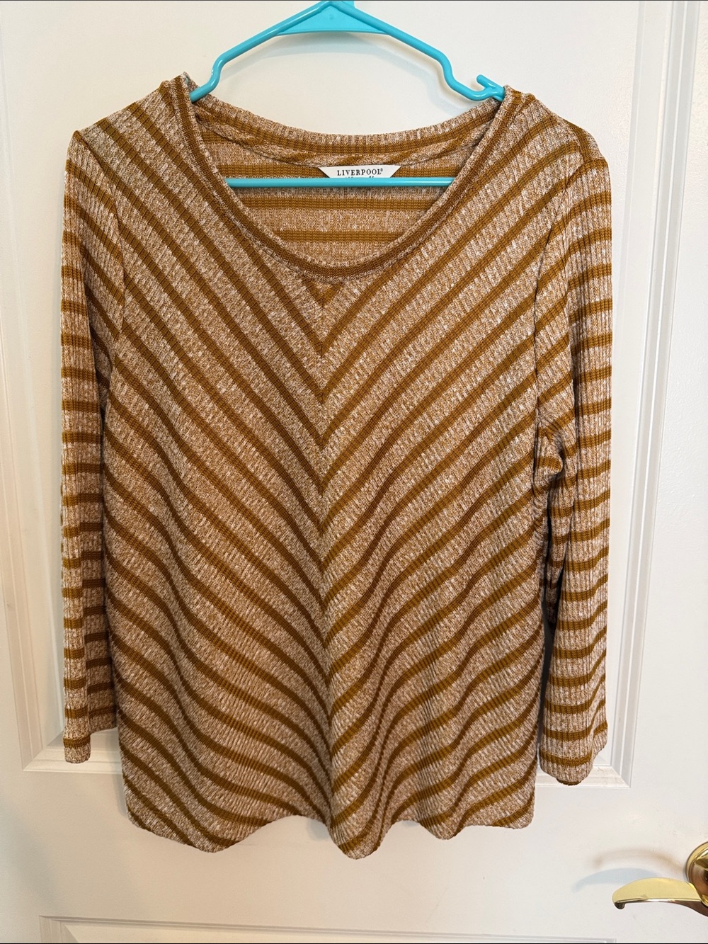 Liverpool Los Angeles Striped V-Neck Knit Top - Gold & White XL